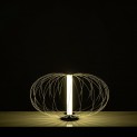 Lampada da tavolo LED Flux in acciaio finitura ottone lucido, 50x50 h29 cm
