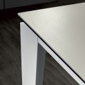 Tavolo Allungabile in Ceramica e Metallo RAMI colore Bianco, 120-170 x 80 cm